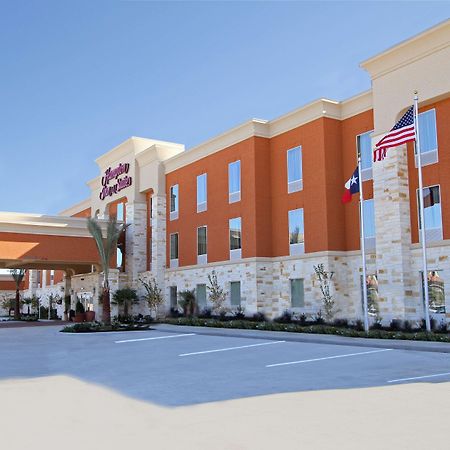 Hampton Inn & Suites Winnie Bagian luar foto