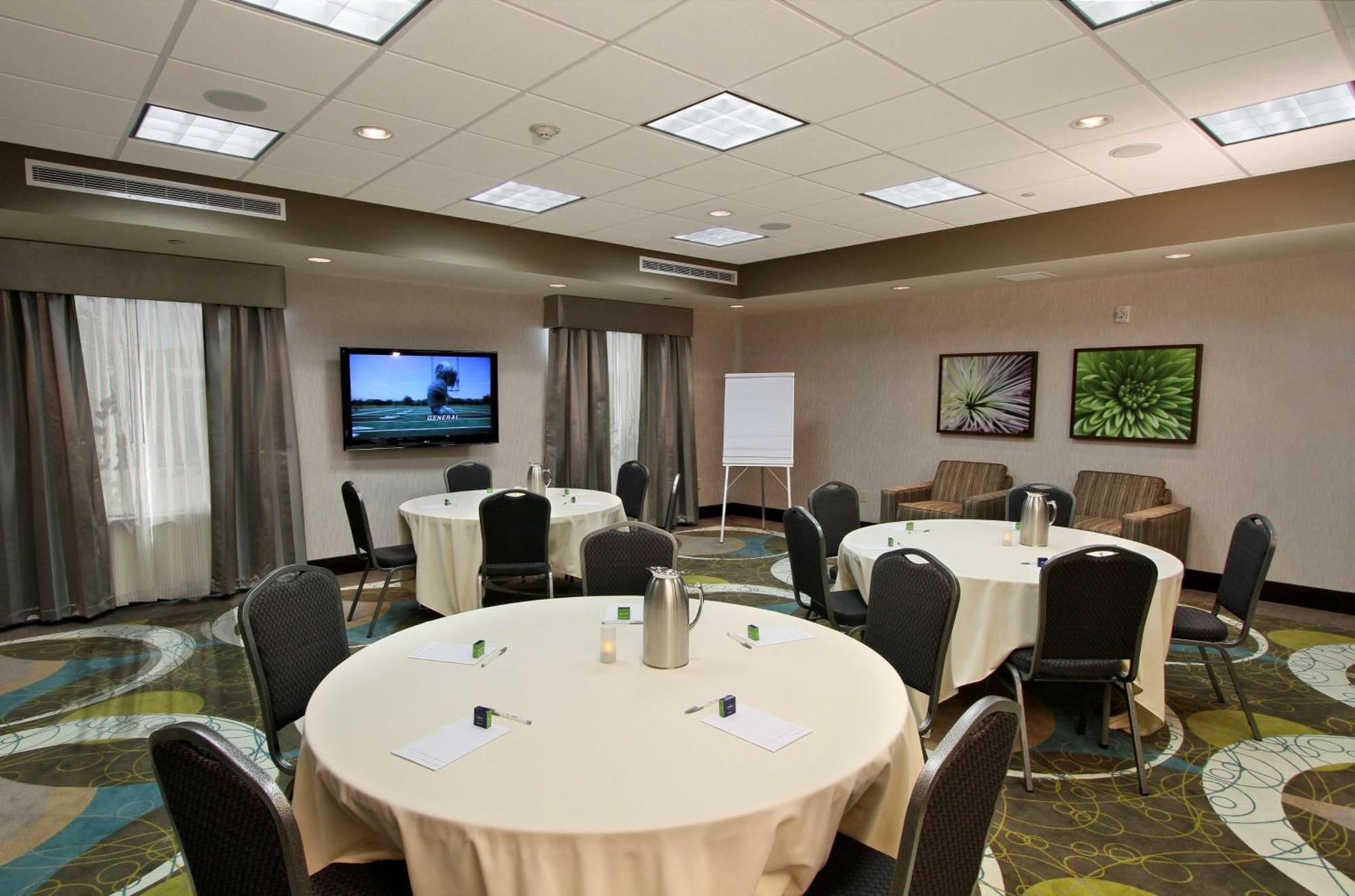 Hampton Inn & Suites Winnie Bagian luar foto